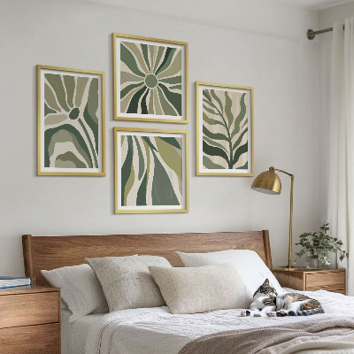 Tavelvägg ovanför soffa Målade löv med grönt