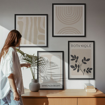 Tavelvägg ovanför soffa Boho-affischer med delikata växter