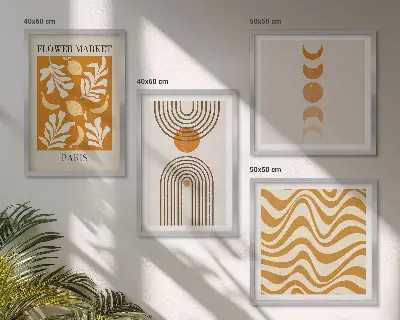 Geometriska växtmönster tavelvägg ovanför soffa