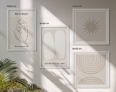 Tavelvägg ovanför soffa Snygga minimalistiska linjer