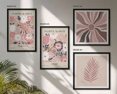 Tavelvägg med 4 tavlor med motiv av blommönster, blad och geometri