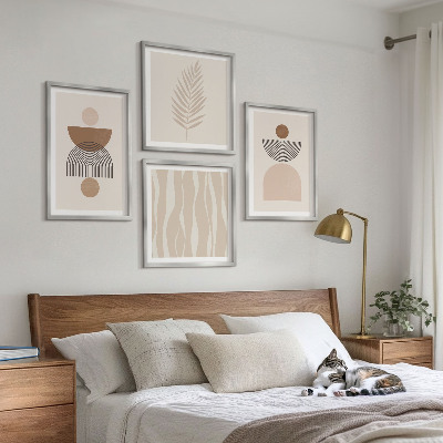 Tavelvägg ovanför soffa Abstrakta former brun beige