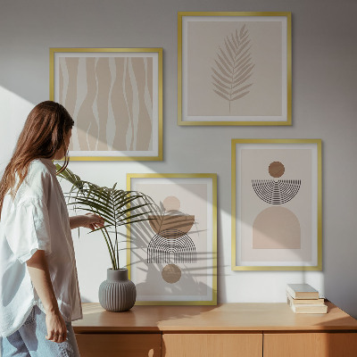 Tavelvägg ovanför soffa Abstrakta former brun beige