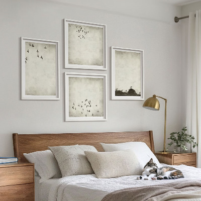 Tavelvägg ovanför soffa Minimalistisk fågelmålning