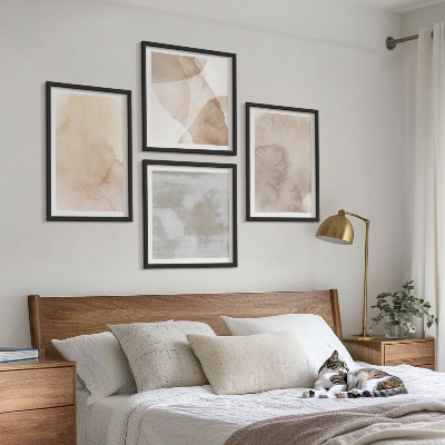 Tavelvägg ovanför soffa Varma akvarellpastellstrukturer