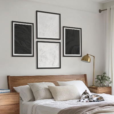 Tavelvägg ovanför soffa Mörka ljusa glamorösa kulor