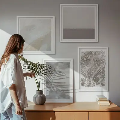 Tavelvägg med 4 tavlor i industriell design