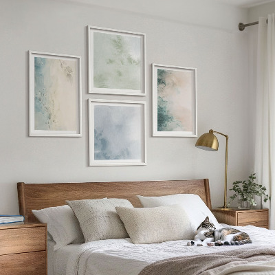 Tavelvägg ovanför soffa Spilld akvarell canvasstil