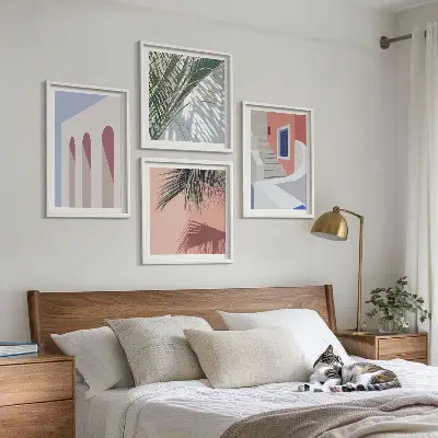 Illustrationer av stadsarkitektur set om 4 tavlor