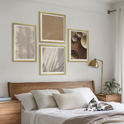 Tavelvägg ovanför soffa Strukturer texturer minimalism