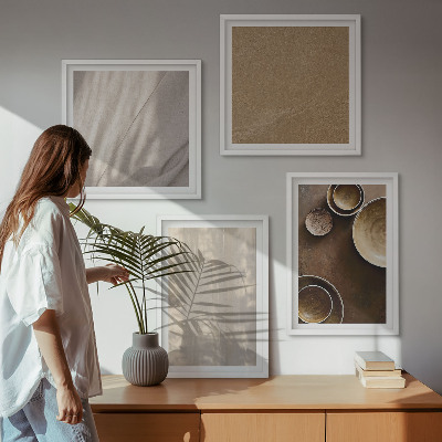 Tavelvägg ovanför soffa Strukturer texturer minimalism