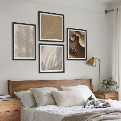 Tavelvägg ovanför soffa Strukturer texturer minimalism