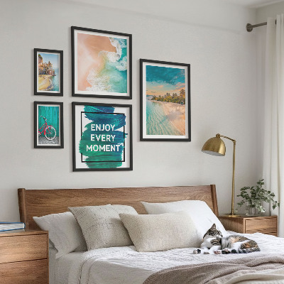 Tavelvägg med 5 tavlor Semesteratmosfär