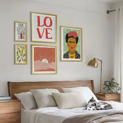 Väggdekoration i form av tavelset väggmotiv med boho-stil blommor och kvinna