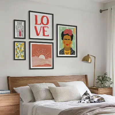 Väggdekoration i form av tavelset väggmotiv med boho-stil blommor och kvinna