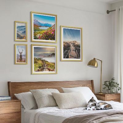 Set om 5 tavlor Landskap av berg och vilda skogar