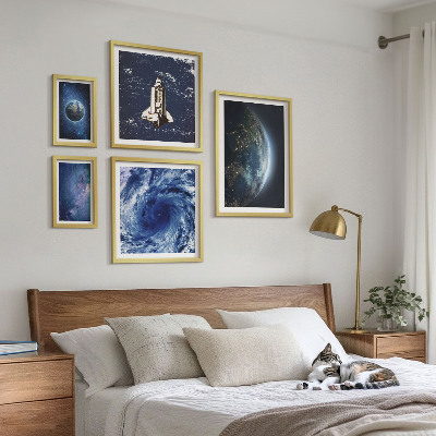 Tavelvägg med 5 tavlor Jordens kosmiska landskap