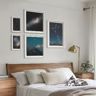 Tavelvägg med 5 tavlor med moderna rymdlandskap