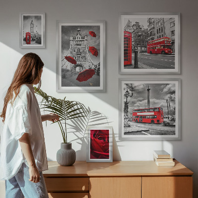 Tavelvägg med 5 tavlor Londonmotiv med röda accenter