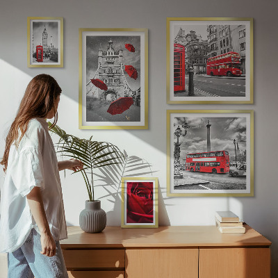 Tavelvägg med 5 tavlor Londonmotiv med röda accenter