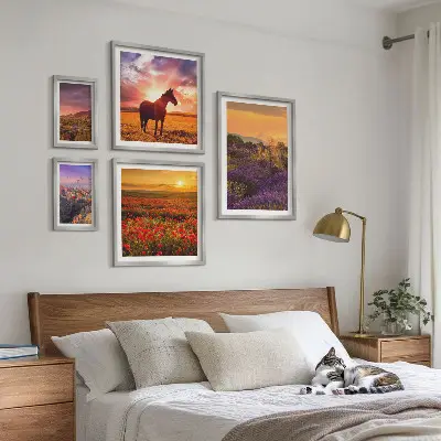 Väggdekoration tavelset med motiv av natur, hästar och blommor