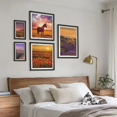 Väggdekoration tavelset med motiv av natur, hästar och blommor