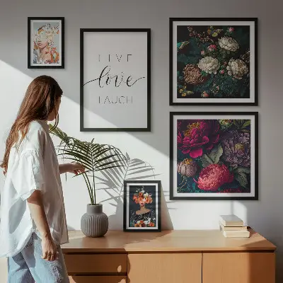 Set med 5 tavlor blommiga motiv med inspirerande citat