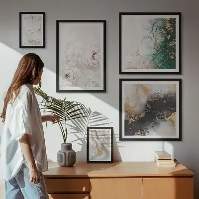 Tavelvägg med 5 tavlor blommiga accenter i abstrakt elegans