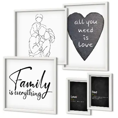 Väggdekoration i tavelset med motiv av familjevärderingar, kärlek och närhet