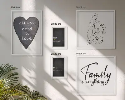 Väggdekoration i tavelset med motiv av familjevärderingar, kärlek och närhet