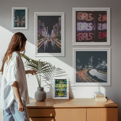 Set om 5 tavlor Modern stad på nattens neon