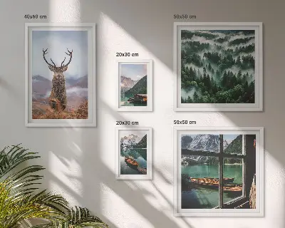 Tavelvägg med 5 tavlor med motiv av vilda djur och berg