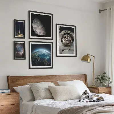 Väggdekoration tavelset med motiv av astronauternas rymdupptäckter