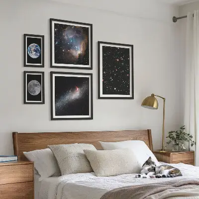 Tavelvägg med 5 tavlor med kosmiska landskap i galaxen