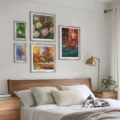 Väggdekoration tavelset med motiv av blommor i vårlandskapet