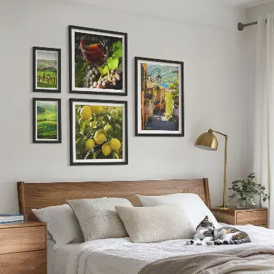 Tavelvägg med 5 tavlor med motiv av Toscanas charmiga landskap