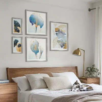 Tavelvägg med 5 tavlor med moderna växtmotiv