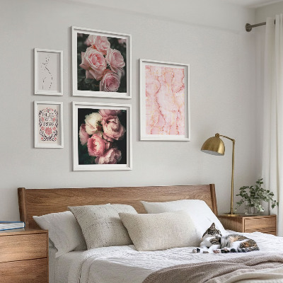 Tavelvägg med 5 tavlor Rosa blommor i boho-stil