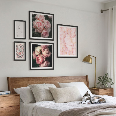 Tavelvägg med 5 tavlor Rosa blommor i boho-stil