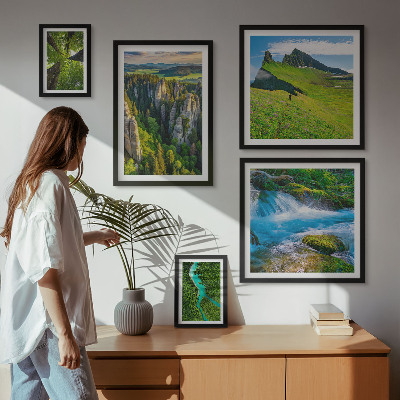 Tavelvägg med 5 tavlor Landskap berg floder skogar
