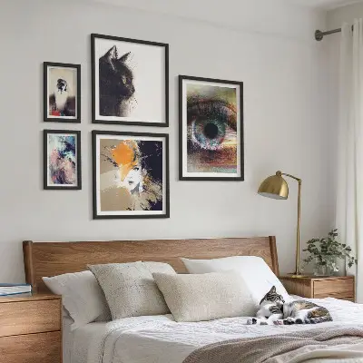 Tavelvägg med 5 motiv moderna konstporträtt i abstrakt stil