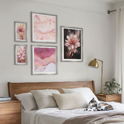 Tavelvägg med 5 tavlor Rosa blomsterarrangemang