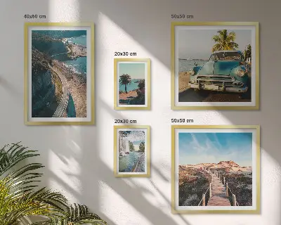 Tavelvägg med 5 tavlor med motiv av landskap resor bilar och natur