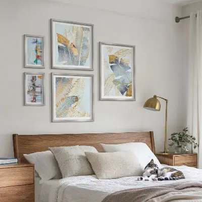 Tavelvägg med 5 tavlor med moderna växtmotiv