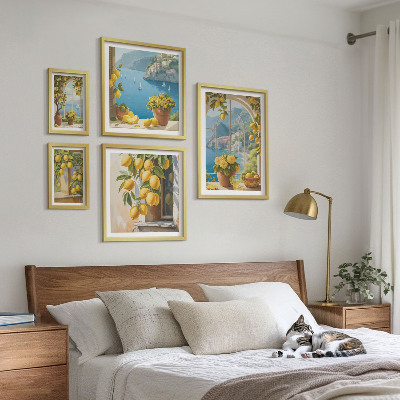Tavelvägg med 5 tavlor Citron accenter Provence hav