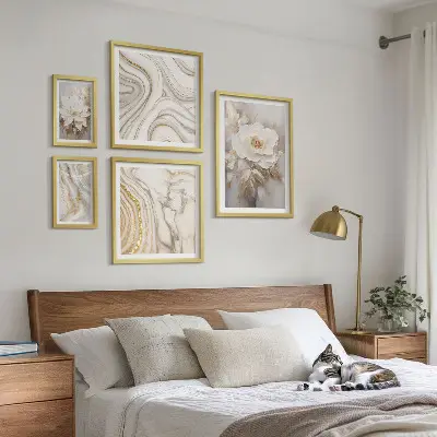 Abstrakta blommotiv set med 5 tavlor i elegant stil