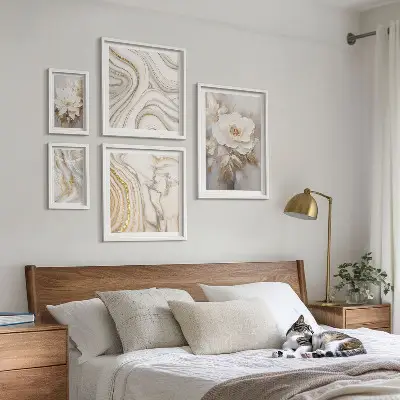 Abstrakta blommotiv set med 5 tavlor i elegant stil