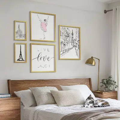 Tavelset för väggdekoration med snygga motiv inspirerade av Paris