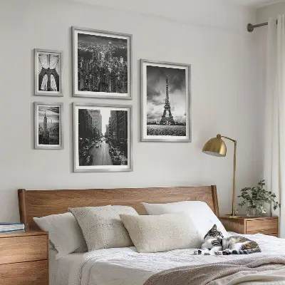 Tavelvägg med 5 tavlor svartvita arkitektoniska motiv