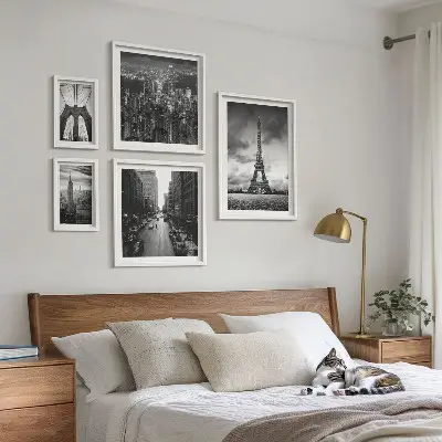 Tavelvägg med 5 tavlor svartvita arkitektoniska motiv